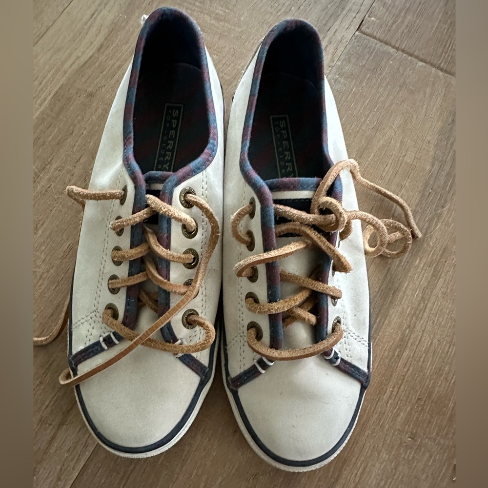 Sperry Ivory Slip-On Seacoast Sneaker, Memory Foam, Leather Laces size 5.5
